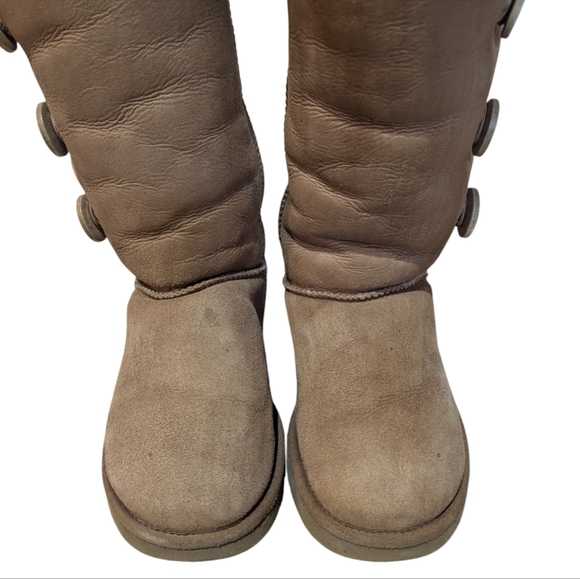 UGG Australia Bailey Button Triplet II Tall Boots 6 Chestnut Super Soft - Picture 10 of 10